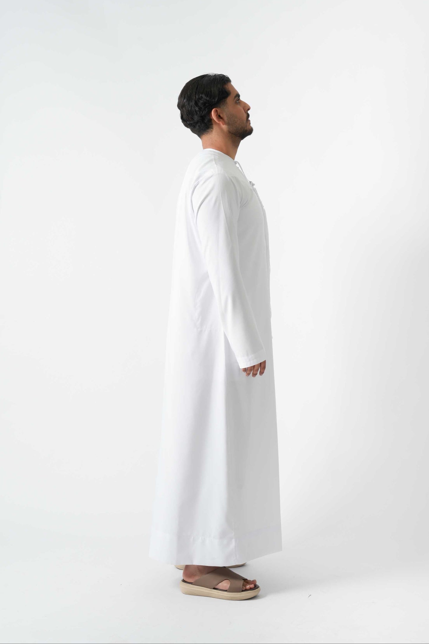 Emirati Kandoura – Der weiße Falke
