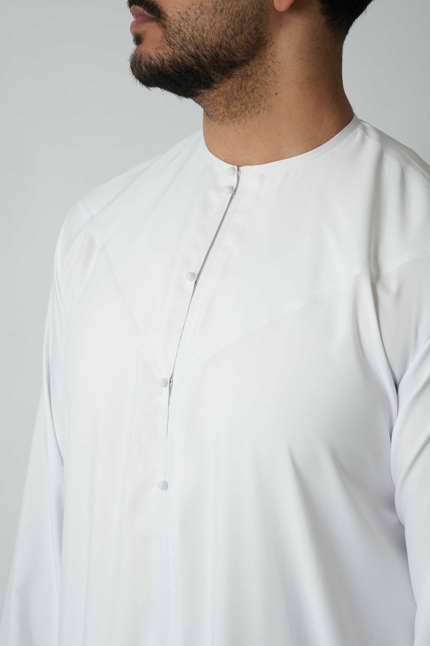 Emirati Kandoura – Der weiße Falke